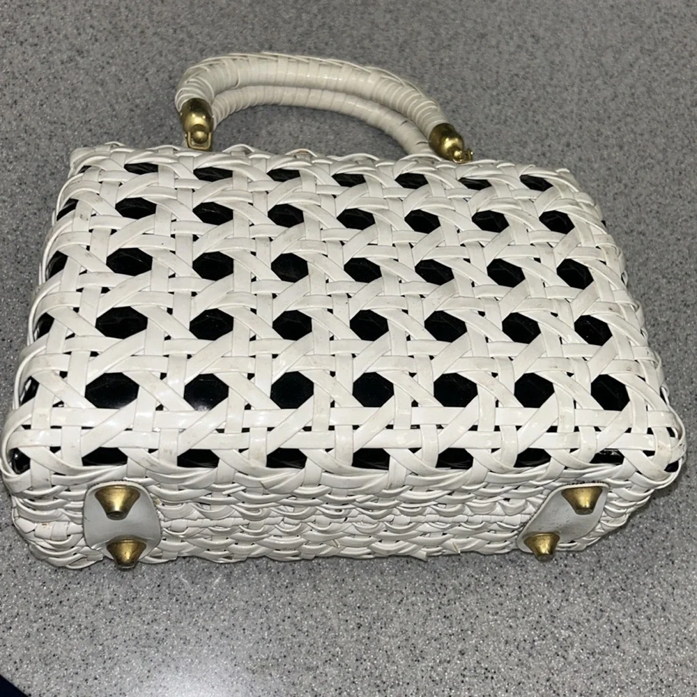 RARE WOVEN TOP HANDLE PURSE Vintage made in Hong Kong 1 of a kind, black & white